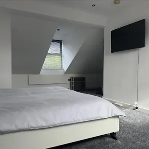  Homestay Homestay With Free Wi-fi, Parking And More